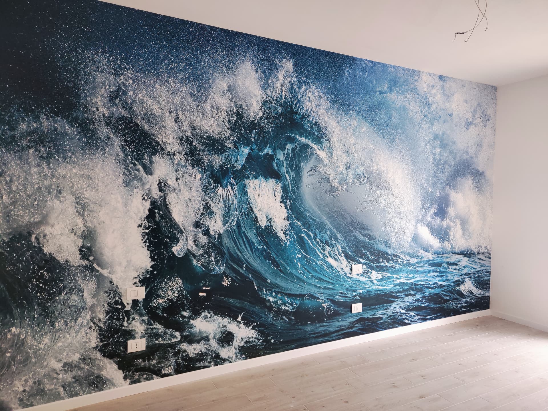 Murale fotografico di un’onda del mare su parete di soggiorno